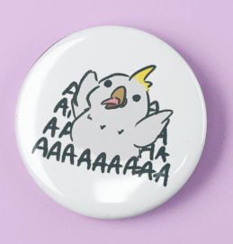 Screaming parrot round pin