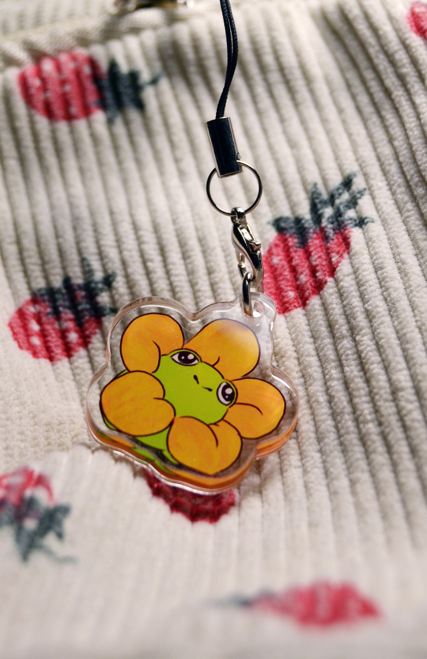 Flower frog charm