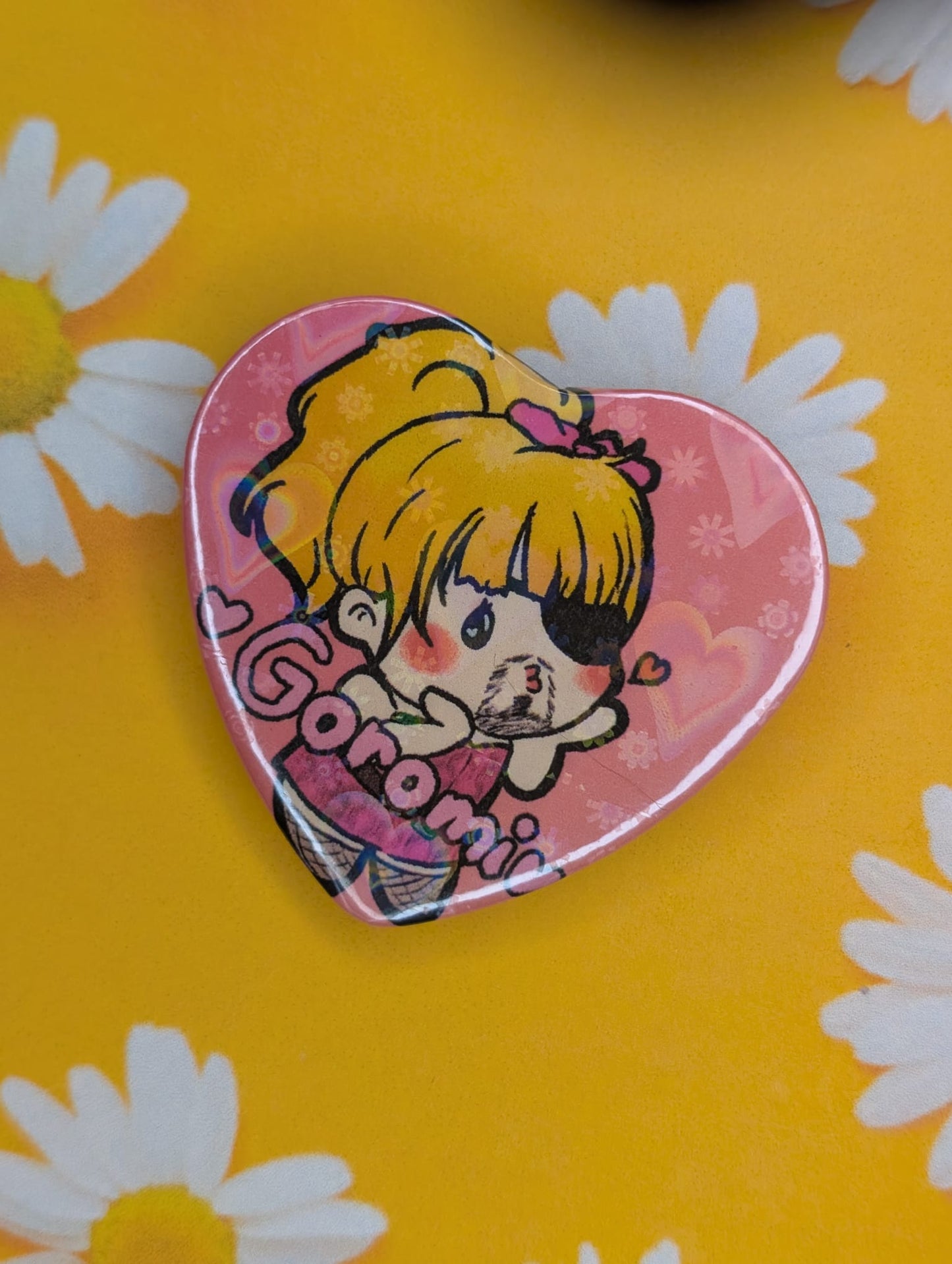 Goromi heart pins